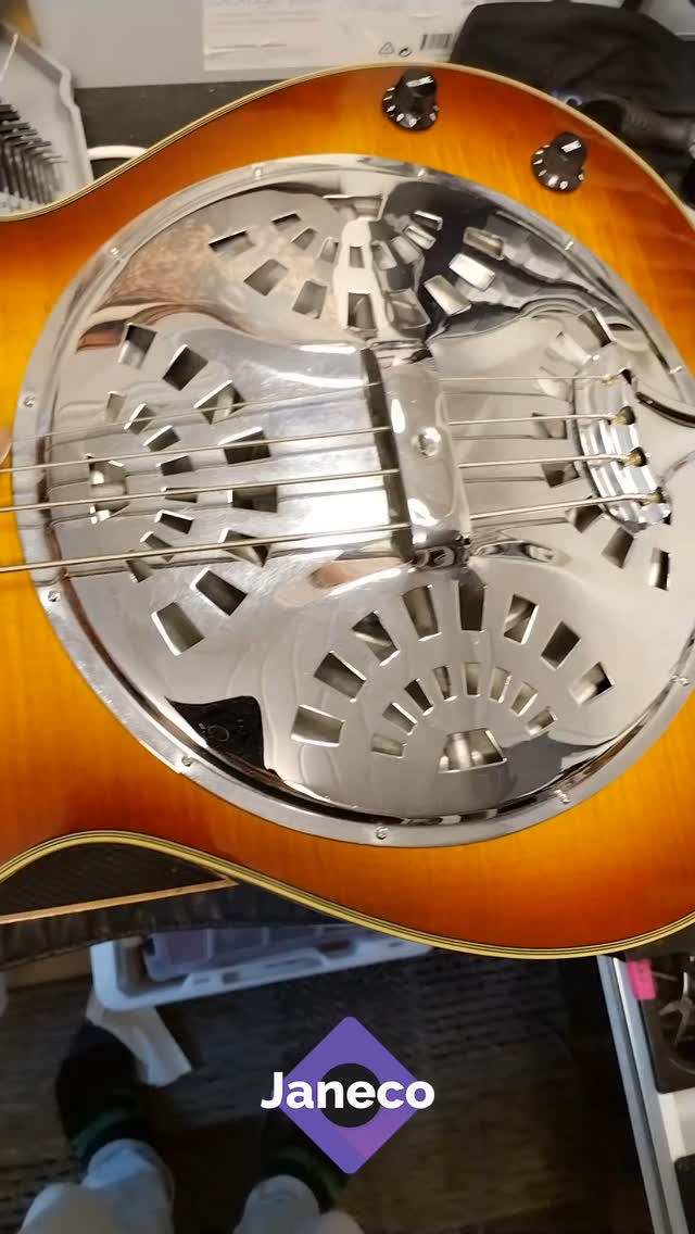 A wild Fender resonator bass guitar suddenly showed up in the shop. It had som major buzzing problems and got a thorough lookup and som maintenance.#janecodigirec #bassguitar #guitarrepair #luthier #fenderbass #resonatorbass